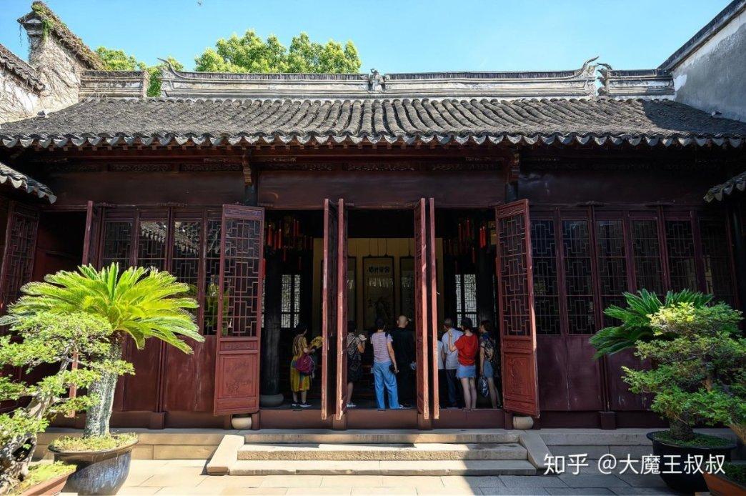 不用嘴怎么用管子抽油游戏画面